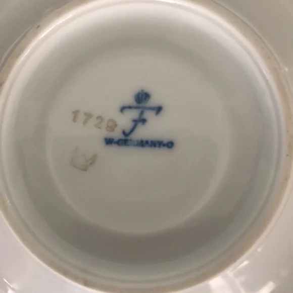 VINTAGE DEMITASSE CUP AND SAUCER SET BY FÜRSTENBURG - Picture 6 of 16